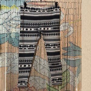 Mossimo Supply Co. Cotton Blend Leggings, Geometric Black/White, Women's XL